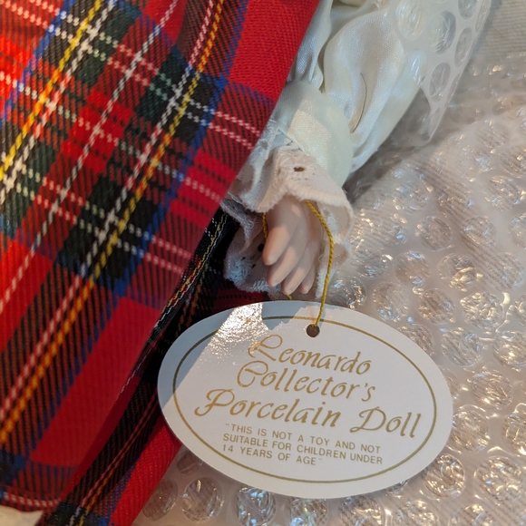 Porcelain Doll - Picture 4 of 5